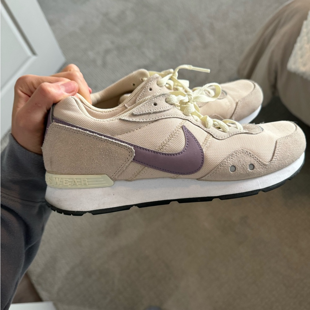 Women’s Nike shoes